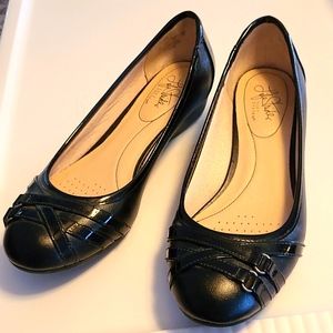 Gently Used lifestride wedges 9M